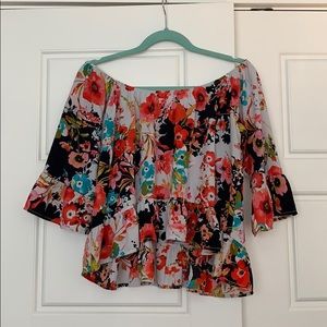OFF THE SHOULDER CROP BLOUSE